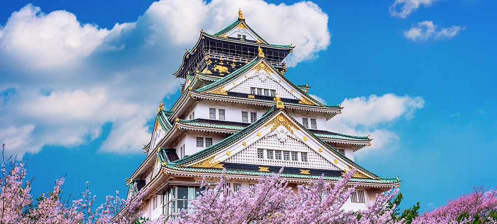 Osaka-Castle-And-Cherry-Blosso