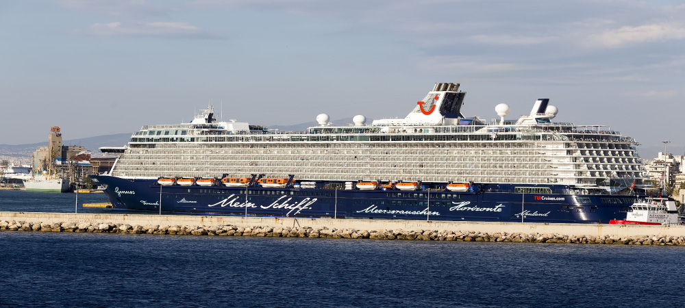 Ferry Boats Cruise Ships Docking